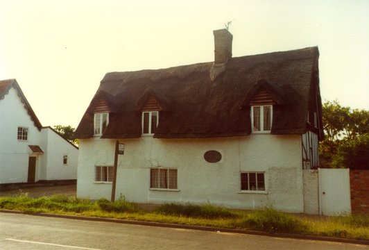 The Square<br>Shoe Cottage