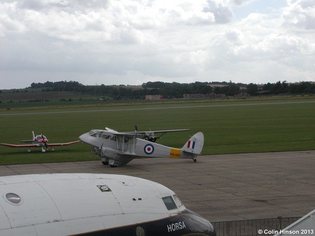 De Havilland<br>Dragon Rapide Taxying