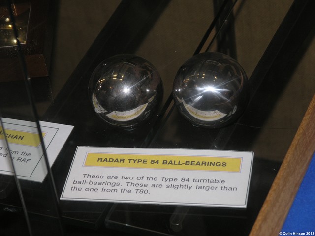 Type 84 turntable ball bearings
