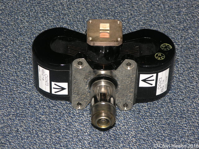 Valve_Magnetron_Type_CV2473_(H2S)=0458.jpg