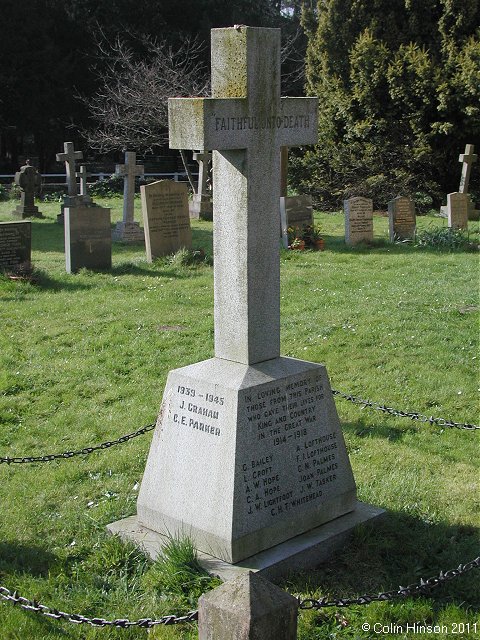 The 1914-1918 War Memorial in Naburn Churchyard.