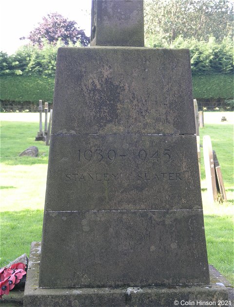 The 1914-1918 War Memorial in Low Catton Churchyard.