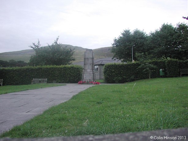 The World wars I and II War Memorial at Settle